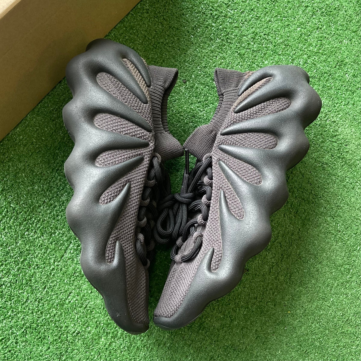 Yeezy Dark Slate 450s Size 9.5 – My Cuzin Vintage