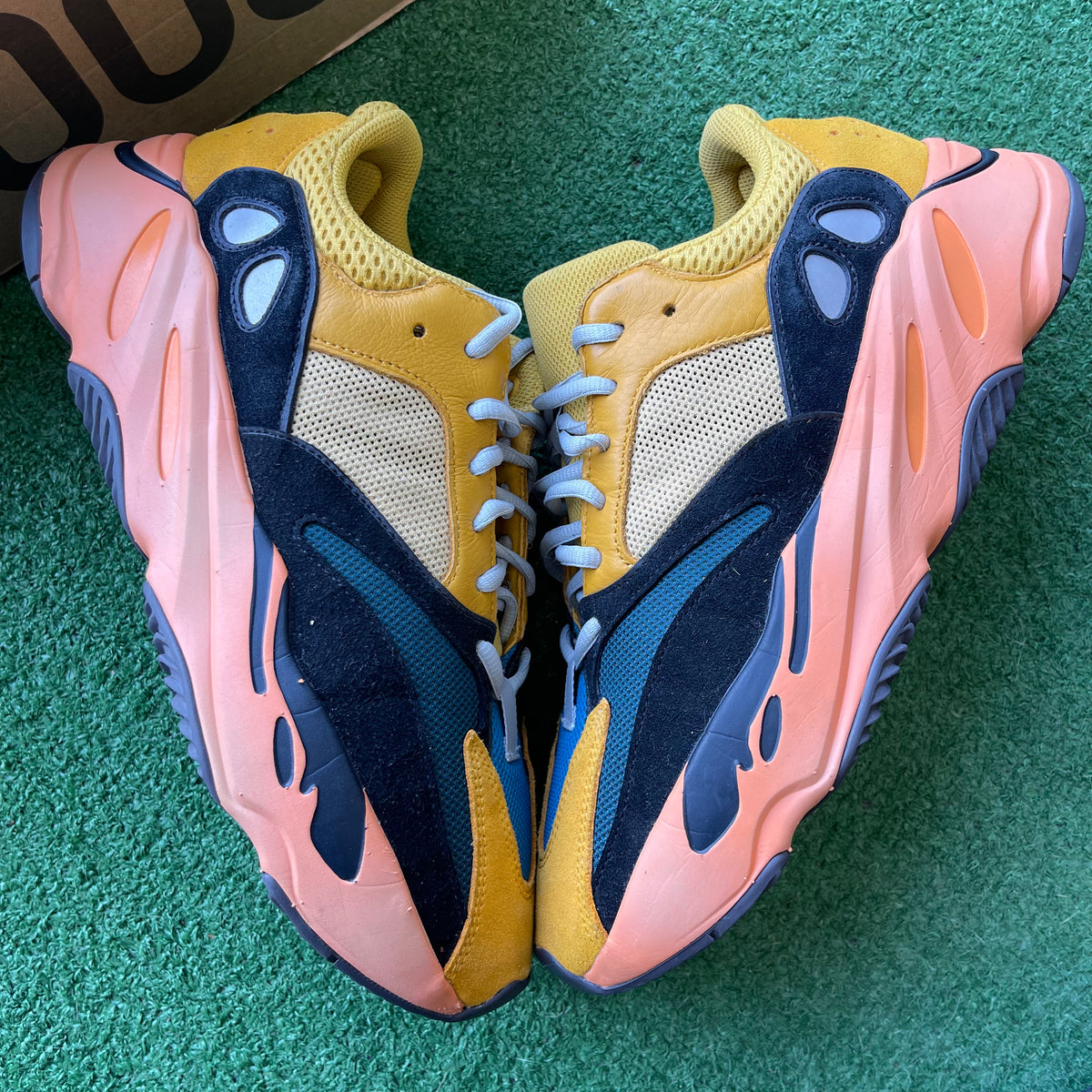 HERE COMES THE SUN Rizzi 限定110/350 1995年 Yeezy Sun 700s Size 10.5 – My Cuzin Vintage