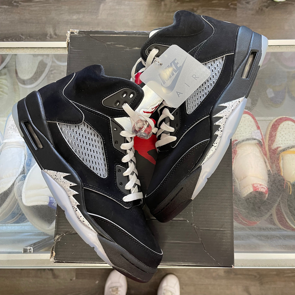 Mettalic 5s rare ogs w/23 (MUST PURCHASE POSHMARK) Jordan Black Metallic 5s Size 9 – My Cuzin Vintage main image 4