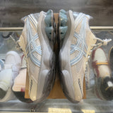 ASICS Cream Soft Sky Gel -Kinetuc Fluents Size 10.5
