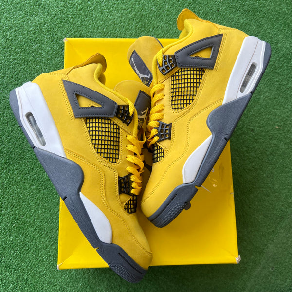 Lightning 4s got sizes 9-11 Size 9.5 - Jordan 4 Retro Lightning 2021 New in box  main image 3