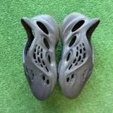 Yeezy Onyx Foam RNNR Size 6