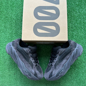 Yeezy Vanta 700 V2s Size 7.5