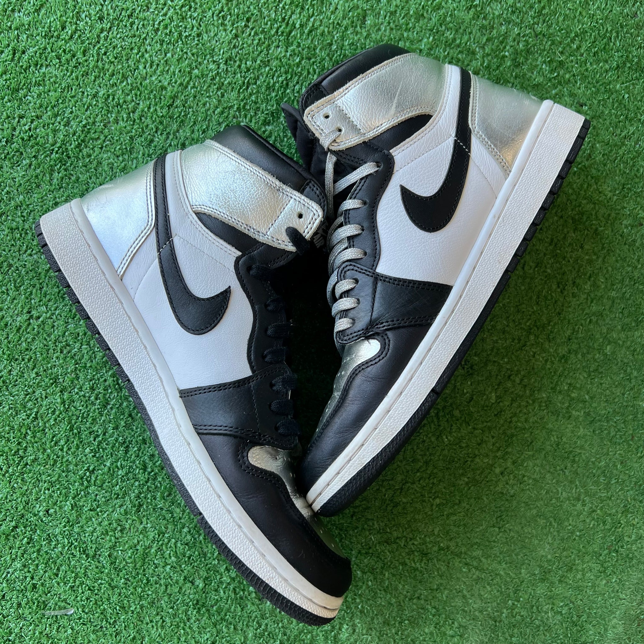 aj 1 silver toe
