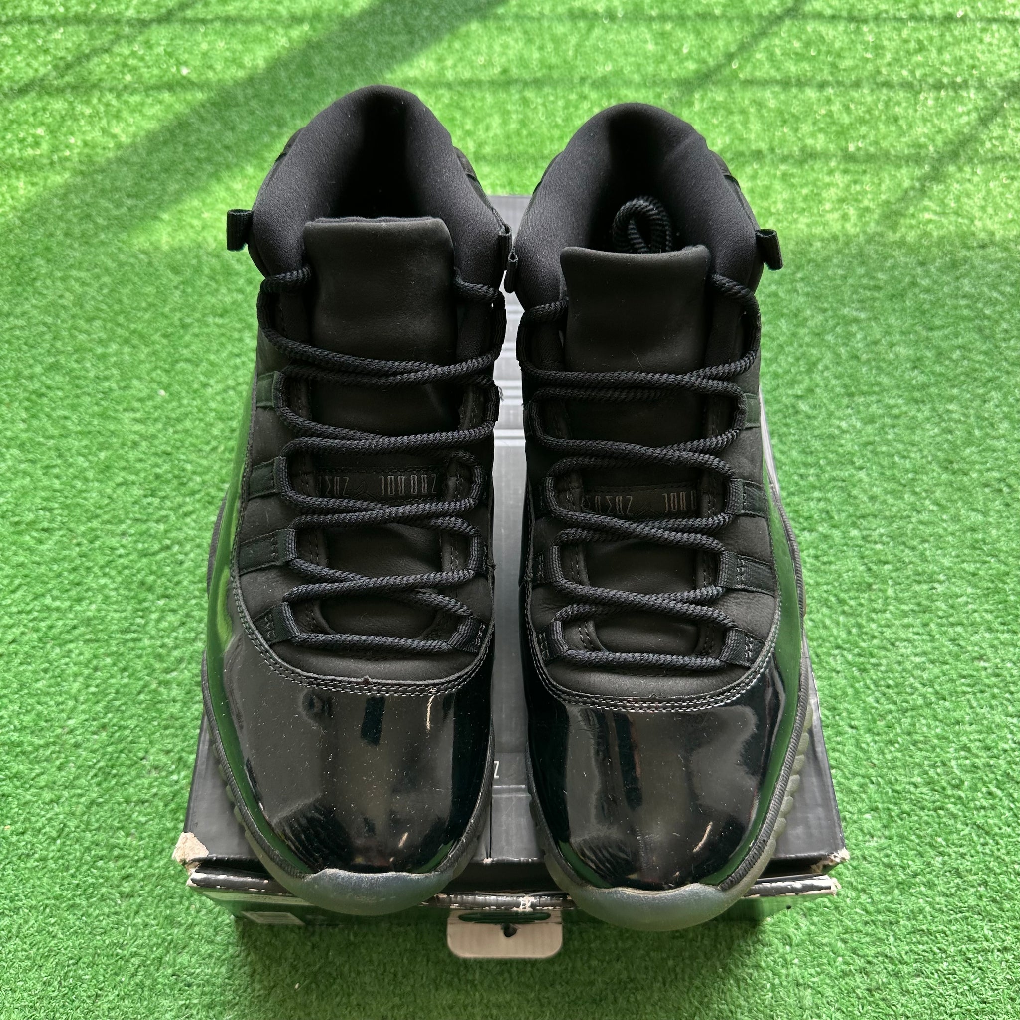 jordan cap and gown size 11