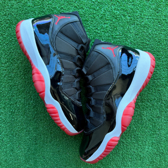 Jordan Bred 11s Size 9