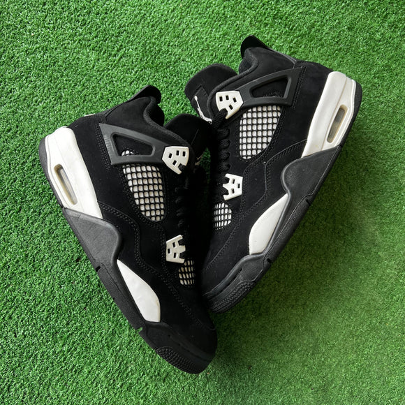 Jordan White Thunder 4s Size 7Y