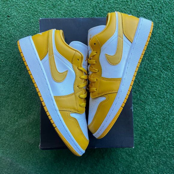 Jordan White Pollen Low 1s Size 6Y