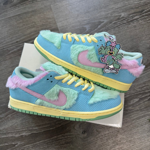 Nike Verdy SB Low Dunks Size 9