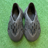 Yeezy Onyx Foam RNNR Size 6