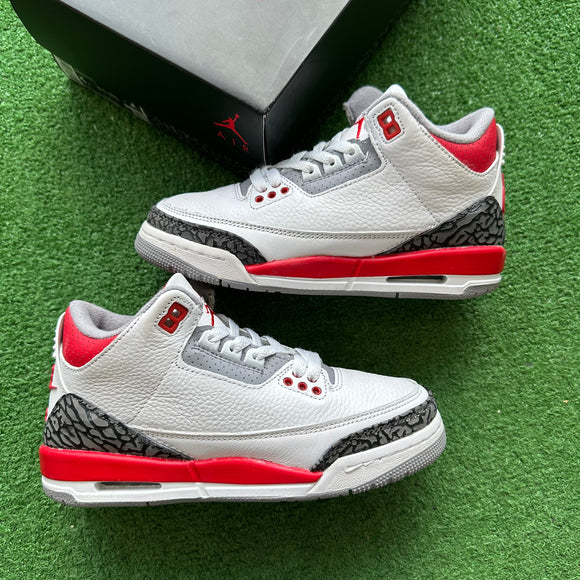 Jordan Fire Red 3s Size 4Y