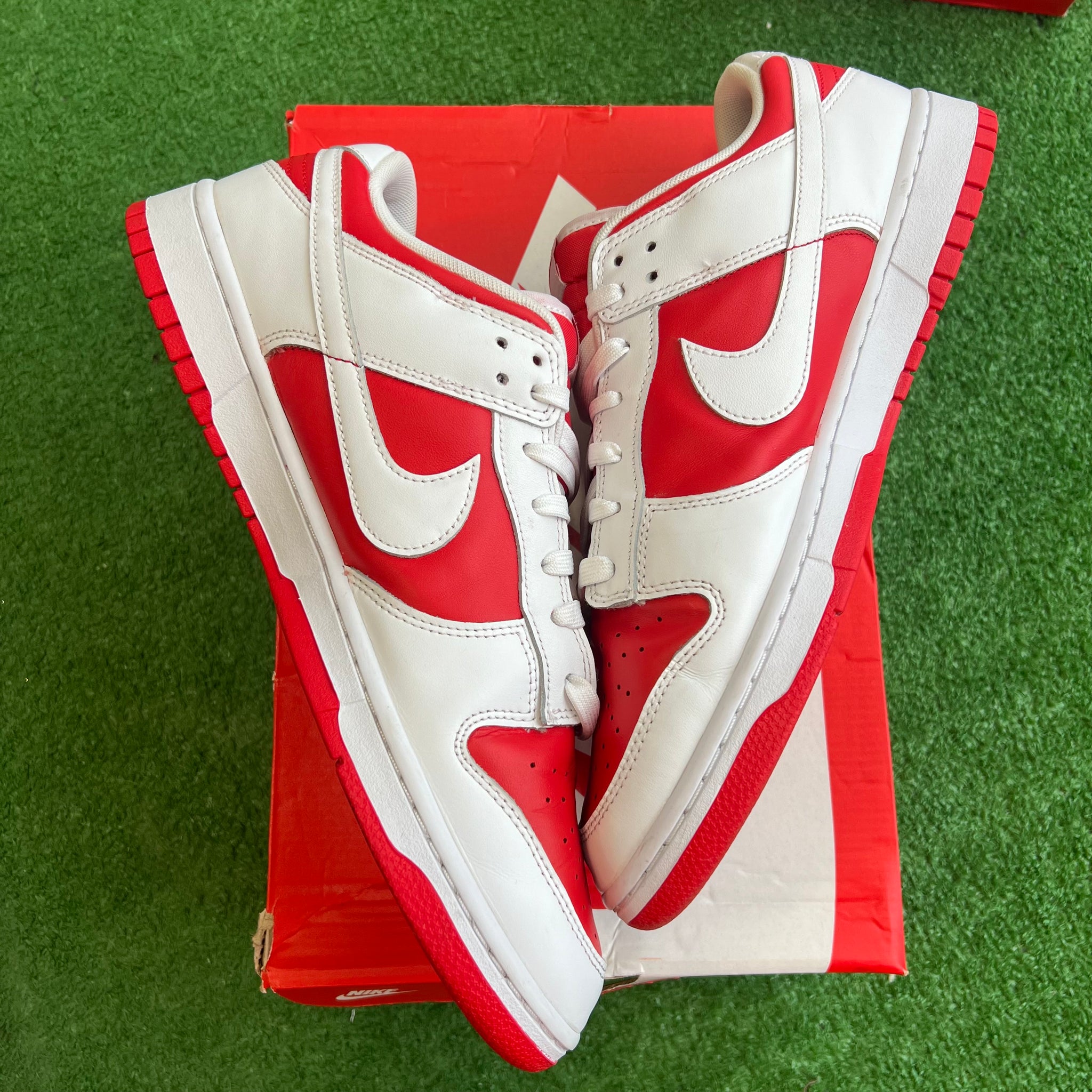 nike sb dunk low championship red