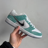 Nike April Skateboards SB Low Dunk Size 10