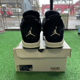 Jordan White Thunder 4s Size 9.5