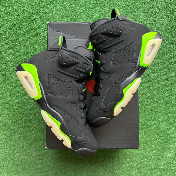 Jordan Electric Green Size 9