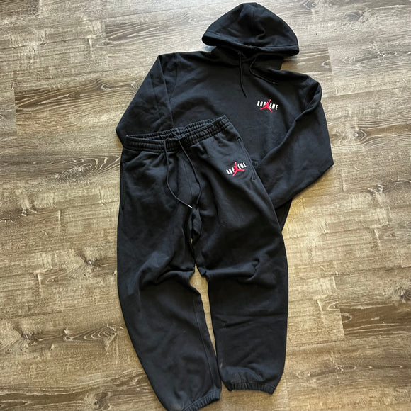 Supreme x Jordan Sweat Suit Size M
