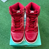 Nike Red Velvet SB High Dunks Size 12
