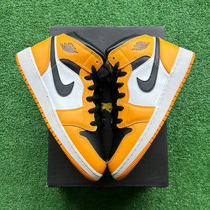 Jordan Taxi Mid 1s Size 6.5Y