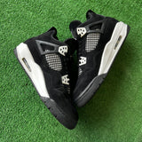 Jordan White Thunder 4s Size 7Y