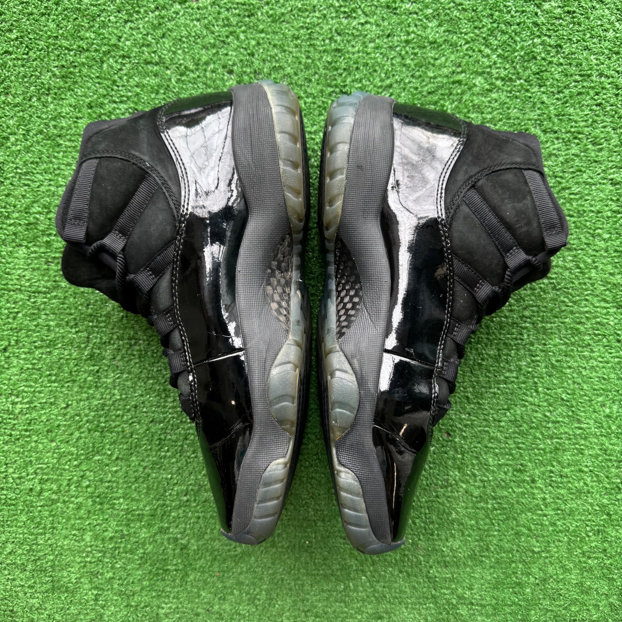 jordan 11 cap and gown 9.5