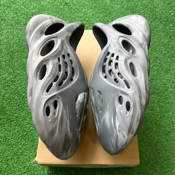 Yeezy (Mismatched) MX Granite Foam RNNR Size 6 & 8