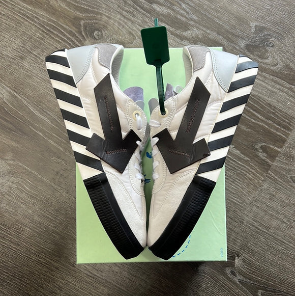 Off-White New Vulcanized Low Size 44