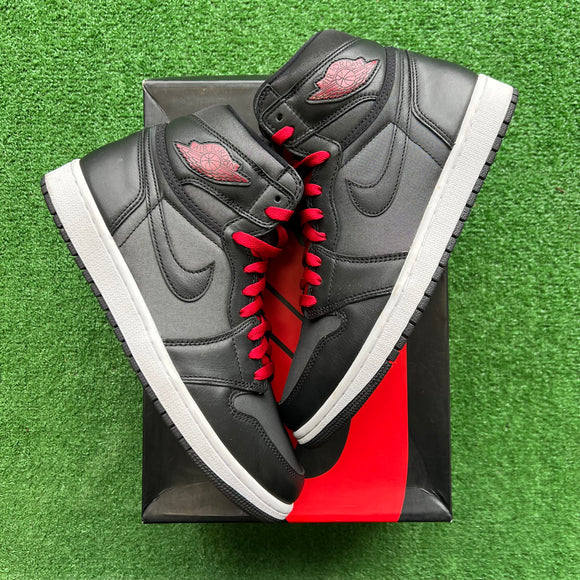 Jordan Black Satin Gym Red 1s Size 10
