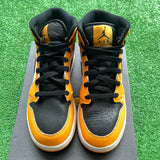 Jordan Taxi Mid 1s Size 6.5Y