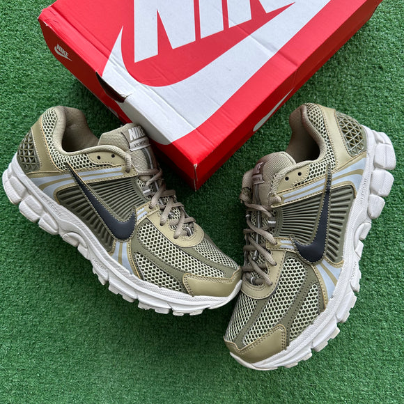 Nike Natural Olive Zoom Vamero 5s Size 9