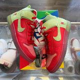 Nike Strawberry Cough SB High Dunks Size 8