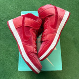 Nike Red Velvet SB High Dunks Size 12