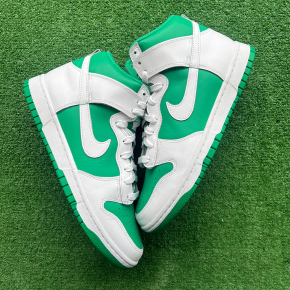 Nike Stadium Green Dunks Size 10.5