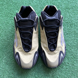 Yeezy Resin MNVN 700s Size 7
