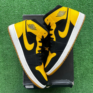 Jordan New Love Mid 1s Size 11
