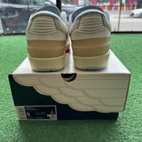 Jordan Look Up In The Air 2s Size 8W/6.5M