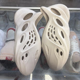 Yeezy Sand Foam RNNR Size 10