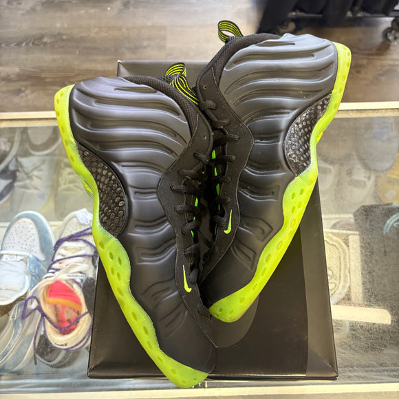 Nike Black Volt Foamposites Size 13