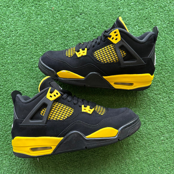 Jordan Thunder 4s (Missing Insoles) Size 6Y