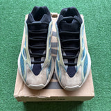 Yeezy Kyanite 700 V3 Size 7