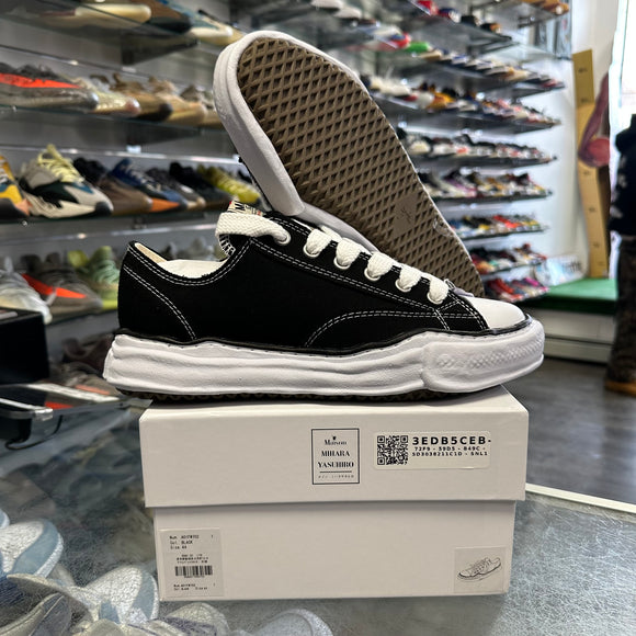 Maison Mihara Black Canvas Low Size 11 (44)