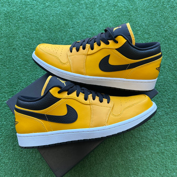 Jordan University Gold Low 1s Size 10.5