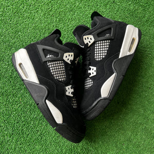 Jordan White Thunder 4s Size 6Y