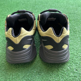 Yeezy Resin MNVN 700s Size 7