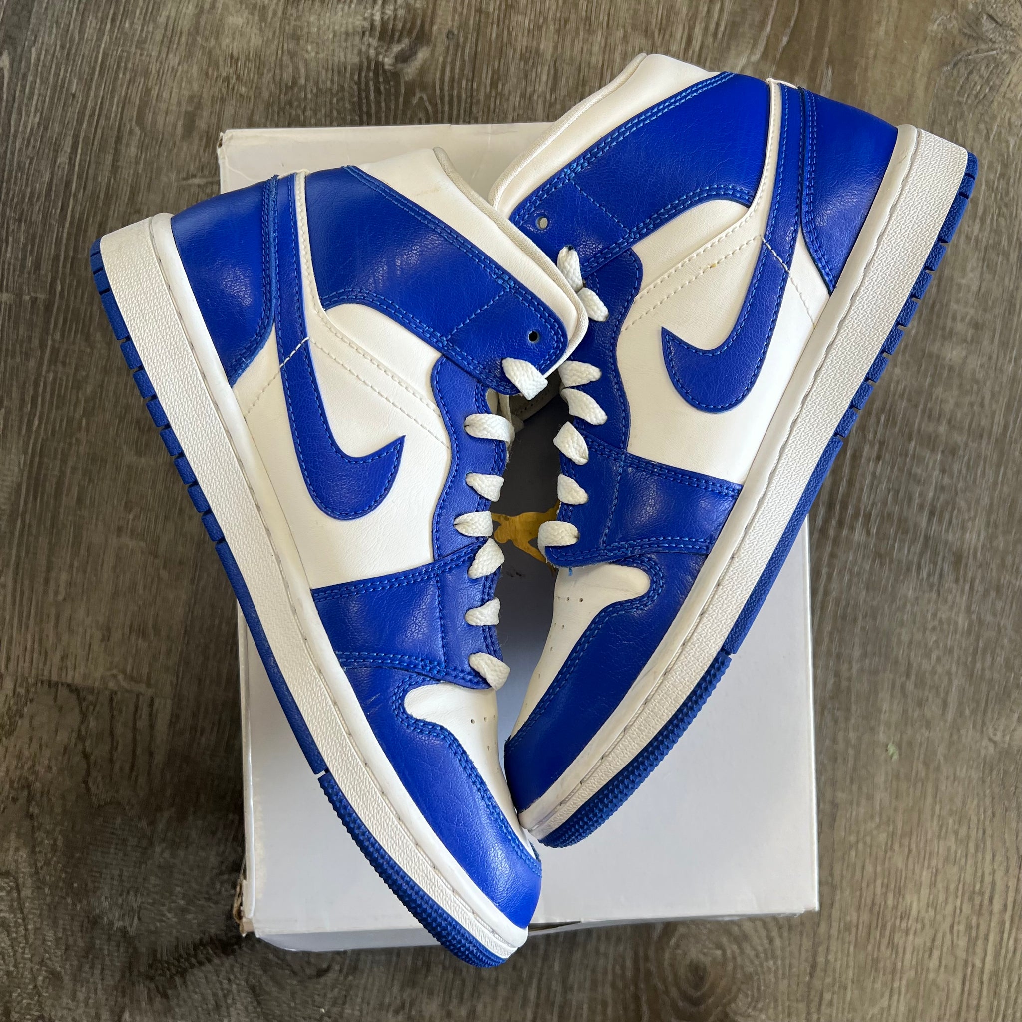 Jordan Kentucky Blue Mid 1s Size 9W/7.5M – My Cuzin Vintage