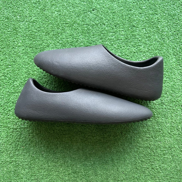 Yeezy Clog Size 10