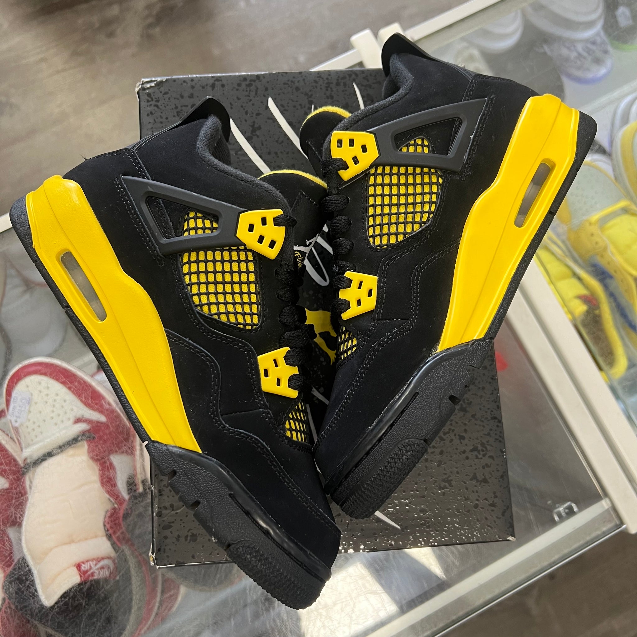 $THUNDER　　黒金$ Jordan Thunder 4s Size 5Y – My Cuzin Vintage