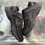 Nike Triple Black Vomero 5 Size 9.5
