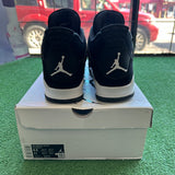 Jordan White Thunder 4s Size 9.5
