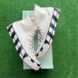 Converse Off White Chuck Taylor's Size 11