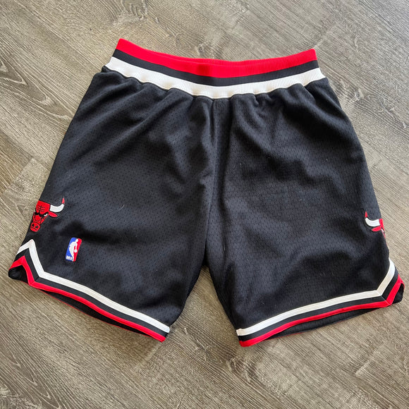 Mitchel & Ness Chicago Bulls Shorts Size L